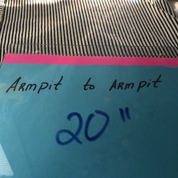 Shark bite stripped top - Picture 10 of 11